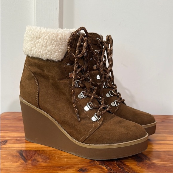 Esprit Roxy Platform Faux Fur Trim Wedge Boots - Picture 1 of 8